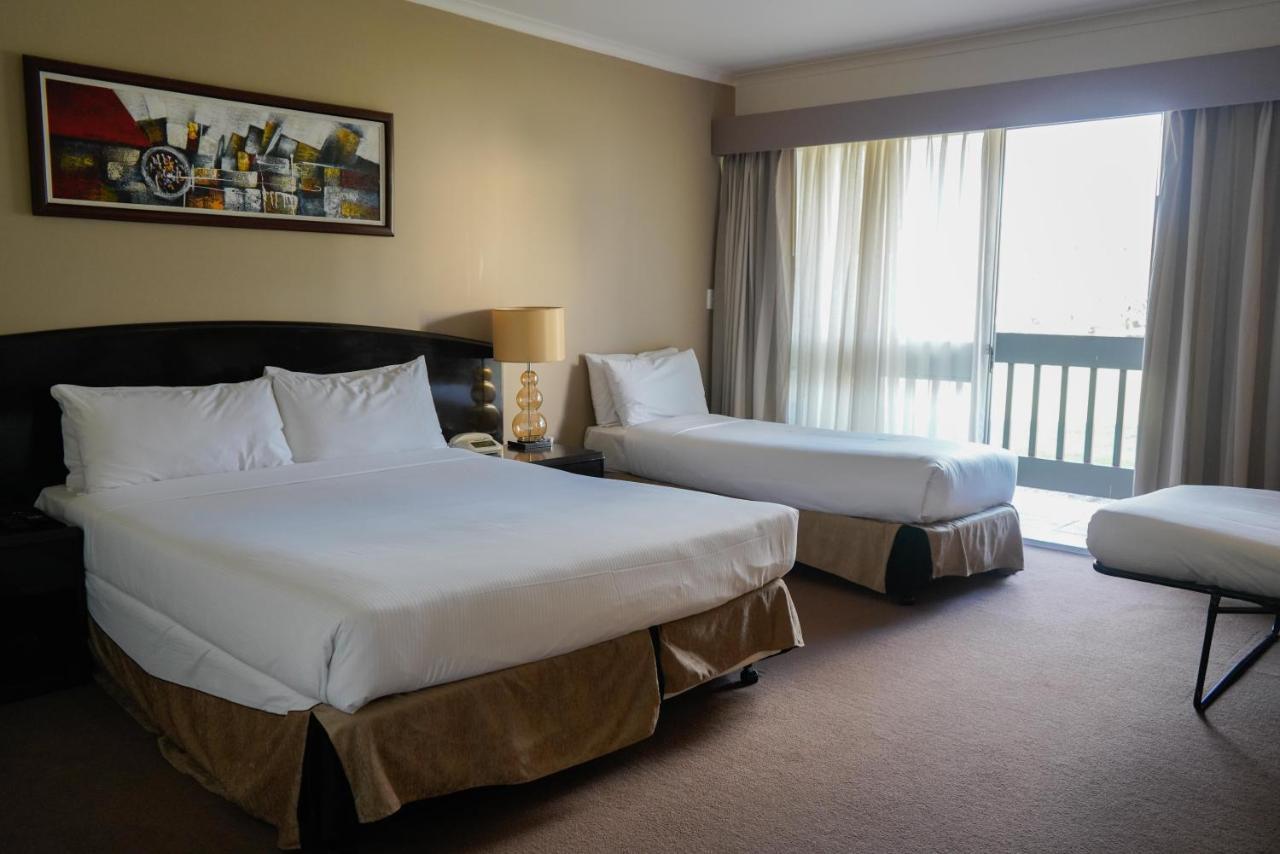 Отель Breakfree Wirrina Cove Экстерьер фото